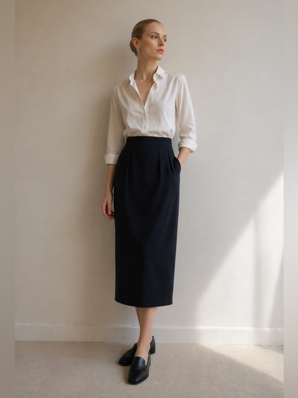 Vintage Burberrys Dark Navy Skirt Size 8 Tailored Minimalist Classic Pencil EUC